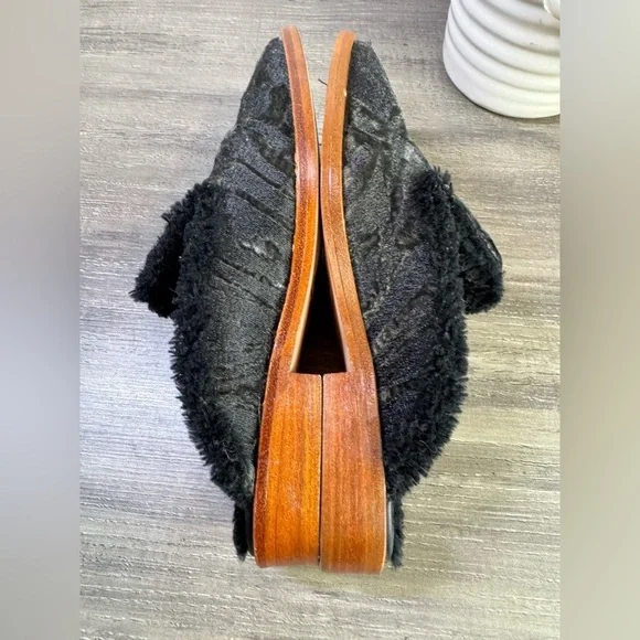 Free People Butterfly Effect Velvet Jacquard Lined Mules size 5.5-6/EU36 EUC - Picture 9 of 10